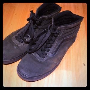 high top black vans